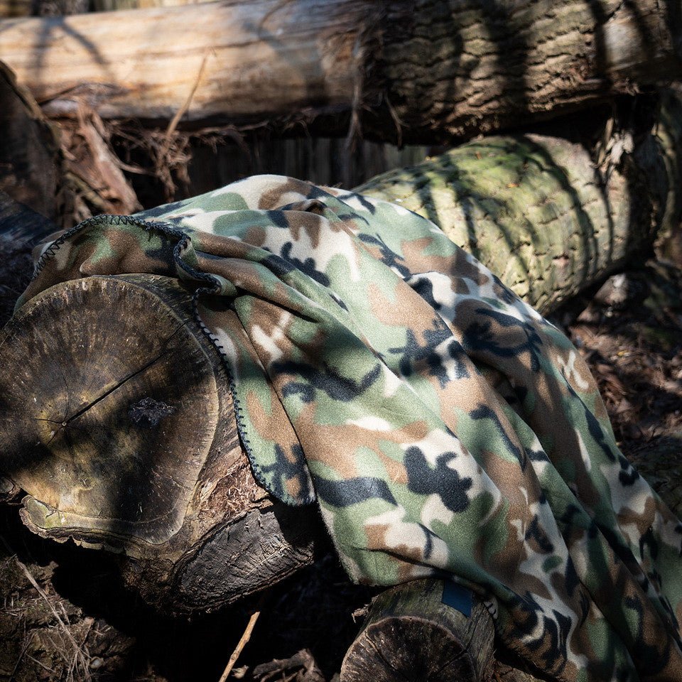 Couverture polaire camouflage Fosco – 170 × 130 cm - Survia outdoors