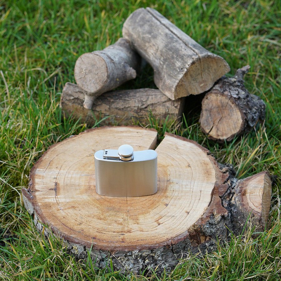 Flasque en acier Fosco Industries compacte, disponible en 5oz, 6oz et 8oz pour voyage, camping, bivouac ou cadeau. - Survia outdoors